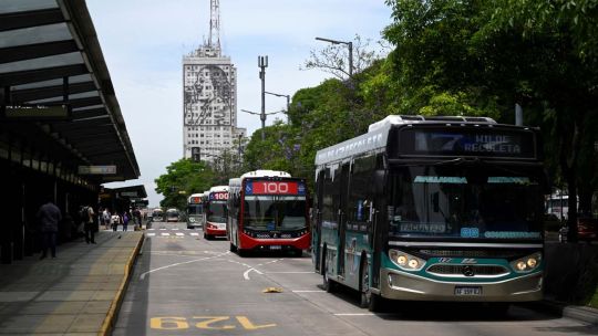 empresas-de-colectivos-de-amba-reducen-servicios-por-el-aumento-del-gasoil