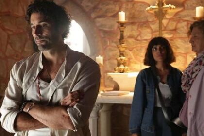 “si-es-martes,-es-asesinato”:-netflix-estreno-la-serie-que-parodia-el-suspenso-clasico