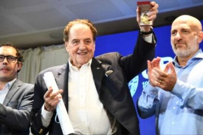 carlos-heller-recibio-el-honoris-causa-de-la-uba-y-cuestiono-el-rumbo-economico-de-milei:-“hay-similitudes-con-martinez-de-hoz”
