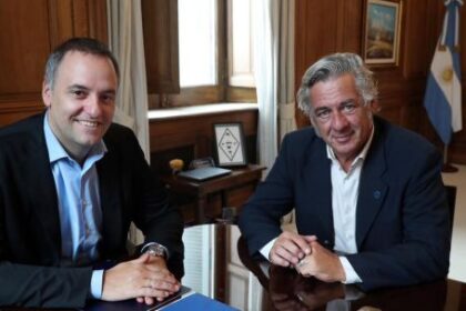 una-foto-con-adorni-agita-la-interna-de-la-rural,-en-medio-de-reproches-por-una-crisis-de-rentabilidad-que-golpea-al-campo