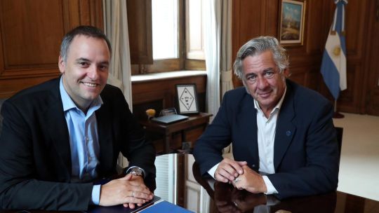 una-foto-con-adorni-agita-la-interna-de-la-rural,-en-medio-de-reproches-por-una-crisis-de-rentabilidad-que-golpea-al-campo