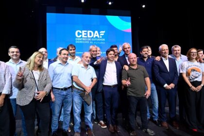 acto-por-malvinas-en-tierra-del-fuego:-con-criticas-a-milei,-el-peronismo-busca-mostrar-que-se-pone-en-marcha-para-2027