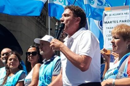 uepc-rechazara-la-tercera-oferta-de-llaryora-y-no-se-descarta-un-nuevo-paro-docente