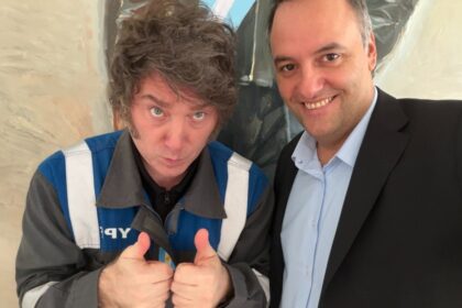 javier-milei-y-sus-medidas,-en-vivo:-tras-cancelar-su-conferencia-de-prensa,-manuel-adorni-se-vera-con-el-presidente-en-olivos