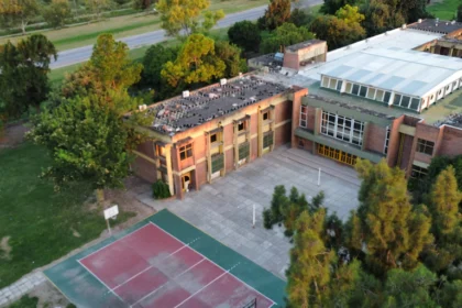 crimen-en-la-escuela-de-san-cristobal-|-vecinos-debaten-si-el-detonante-fue-un-drama-familiar-o-bullying-mientras-la-justicia-evalua-al-tirador