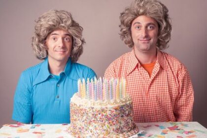 el-duo-sutottos-regresa-al-teatro-picadero-para-cuestionar-la-obligacion-de-ser-felices
