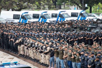 frente-al-reclamo-de-las-fuerzas-de-seguridad-federales,-el-gobierno-les-dio-un-bono-de-$-40000-y-sumas-extras-de-hasta-$-300.000