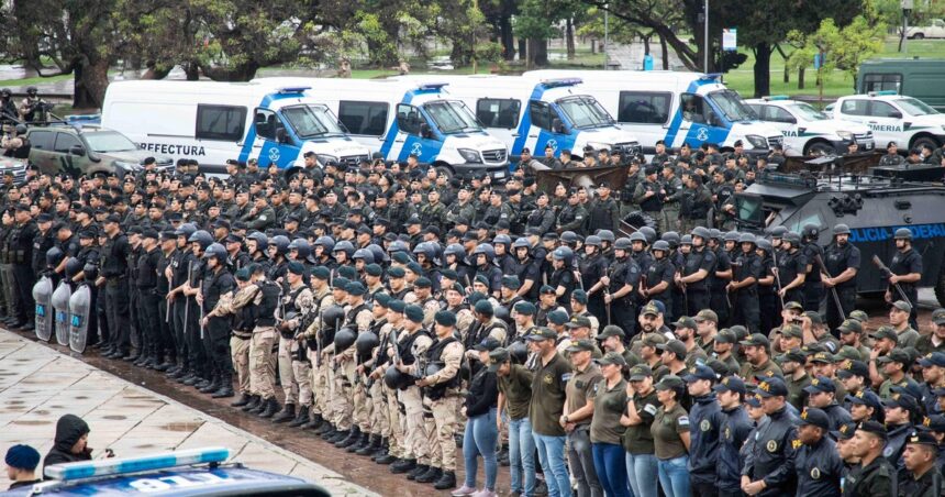 frente-al-reclamo-de-las-fuerzas-de-seguridad-federales,-el-gobierno-les-dio-un-bono-de-$-40000-y-sumas-extras-de-hasta-$-300.000