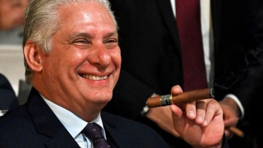 cuba-en-caida-libre:-el-fin-de-la-era-del-trueque-energetico-y-el-abismo-humanitario