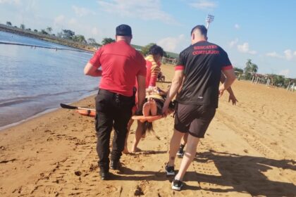 posadas:-una-mujer-sufrio-una-descompensacion-en-el-balneario-el-brete-y-fue-auxiliada-por-los-equipos-de-rescate