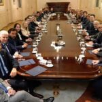 milei-habilita-por-decreto-adelantos-de-coparticipacion-para-12-provincias-urgidas-de-fondos-para-pagar-salarios