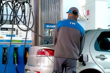 ypf-anuncio-que-mantendra-estable-el-precio-de-la-nafta-por-45-dias:-“compromiso-honesto-y-moral-con-nuestros-consumidores”