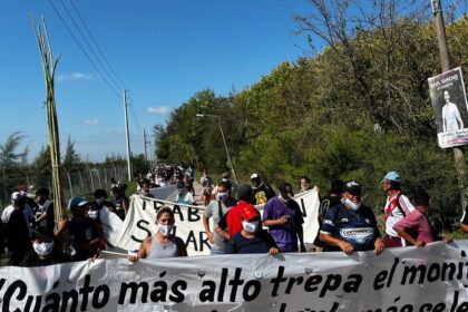 impacto-del-affaire-adorni:-vecinos-del-country-indio-cua-se-quejan-de-las-protestas-y-hablan-de-las-“costosas”-obras-en-la-casa-del-funcionario