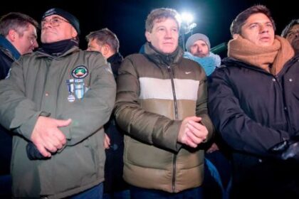 gobernadores-y-referentes-del-peronismo-viajaron-a-tierra-del-fuego,-participaron-de-la-vigilia-por-malvinas-y-ensayan-un-frente-anti-milei