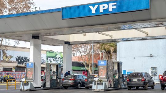 argentina-to-maintain-petrol-prices-in-shift-for-free-market-milei