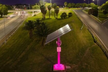 donde-queda-y-como-funciona-la-primera-autopista-iluminada-por-energia-solar-de-argentina