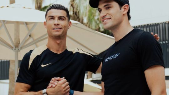 cristiano-ronaldo-invierte-en-whoop:-el-futuro-de-la-salud-ia-y-los-wearables
