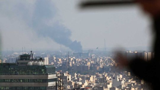 iran-reivindico-ataques-contra-emiratos-arabes-unidos,-bahrein-e-israel:-crece-la-tension-global