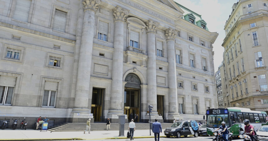 lanzan-un-plazo-fijo-uva-que-paga-intereses-mensuales-por-encima-de-la-inflacion:-como-funciona