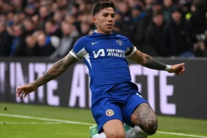 escandalo-en-chelsea-|-enzo-fernandez-fue-sancionado-por-dar-declaraciones,-“cruzo-una-linea”-y-no-jugara-dos-partidos:-¿que-dijo-el-campeon-del-mundo?