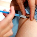 vacunacion-pami:-los-detalles-sobre-la-aplicacion-conjunta-contra-la-gripe,-neumonia-y-covid-19