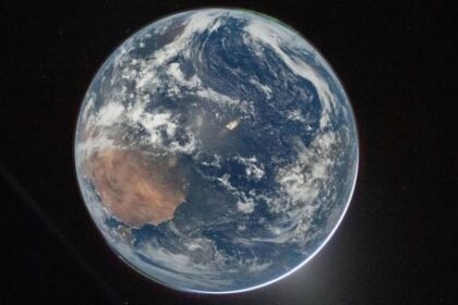 astronautas-de-artemis-ii-enviaron-las-primeras-imagenes-de-la-tierra-en-alta-resolucion-durante-su-viaje-hacia-la-luna