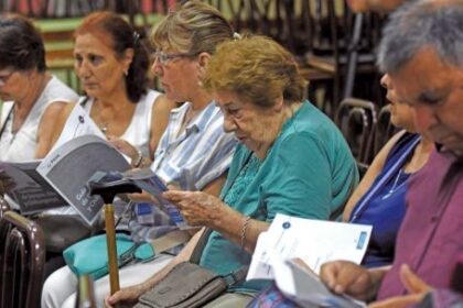 que-alcanzan-a-comprar-los-jubilados-con-el-aumento-de-$10.718-en-la-minima-en-abril