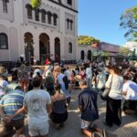 viernes-santo-en-posadas-|-masivo-via-crucis-viviente-con-fuerte-presencia-de-fieles-y-turistas-en-la-catedral