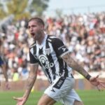 gimnasia-vencio-a-velez-3-a-2-y-respira-en-la-lucha-por-el-descenso
