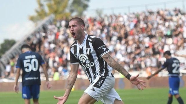 gimnasia-vencio-a-velez-3-a-2-y-respira-en-la-lucha-por-el-descenso