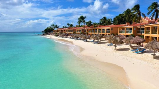 ¿manuel-all-inclusive?-adorni-habria-ido-a-aruba-cuando-milei-pedia-“austeridad-y-no-ir-afuera”