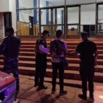 alcoholizado-hacia-trompos-frente-a-una-multitud-en-obera:-lo-detuvieron-y-tenia-mas-de-$15-millones-sin-justificar