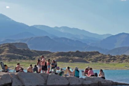 entre-vinedos-y-montana:-el-destino-argentino-que-parece-la-toscana-italiana-y-es-furor