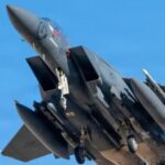 lejos-de-top-gun-y-las-peliculas,-eeuu.-no-consigue-todavia-rescatar-a-su-piloto-de-f-15-derribado-en-iran