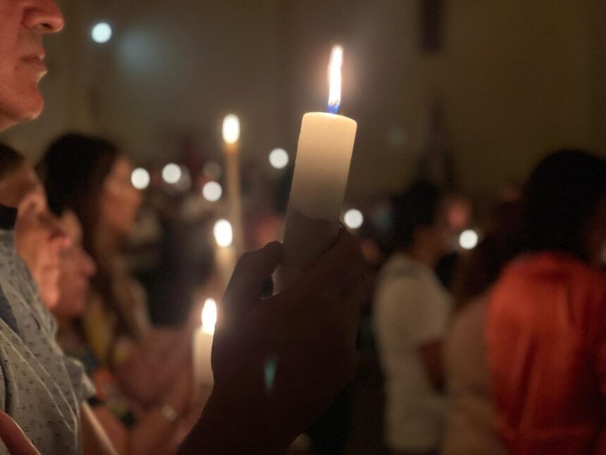 sabado-de-gloria-y-vigilia-pascual-en-posadas:-sacerdote-destaco-que-la-resurreccion-es-el-fundamento-de-la-fe-y-celebro-la-creciente-participacion-de-jovenes