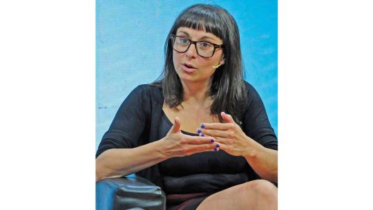 cecilia-rikap:-“democracia-no-es-usar-todos-la-misma-aplicacion”