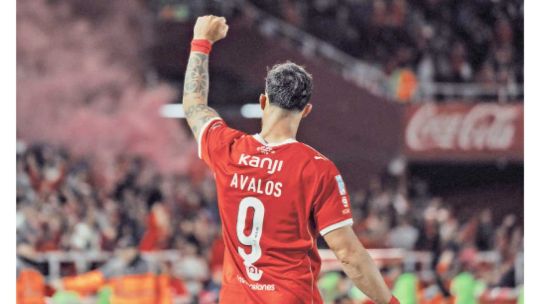 independiente-gano-el-clasico-de-avellaneda-por-un-gol-de-avalos-y-porque-maravilla-erro-todo