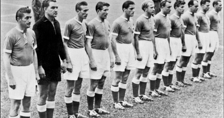 las-marcas-deportivas-y-el-mundial-de-futbol,-desde-que-el-fundador-de-adidas-hizo-de-utilero-en-1954
