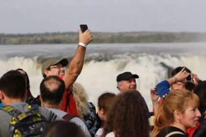 fuerte-movimiento-turistico-en-semana-santa:-2,8-millones-de-viajeros-y-mas-de-$808-mil-millones-generados-a-nivel-nacional,-con-misiones-como-uno-de-los-destinos-mas-elegidos