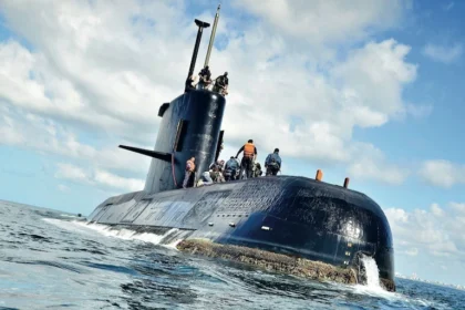 ara-san-juan-|-un-perito-naval-detallo-las-cinco-hipotesis-sobre-el-hundimiento:-desde-una-explosion-de-hidrogeno-hasta-fallas-multiples