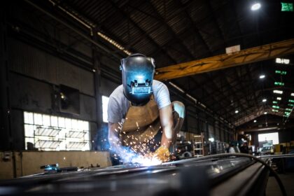 reforma-laboral:-el-gobierno-analiza-permitir-que-las-pymes-puedan-“compartir”-el-mismo-fondo-para-despidos