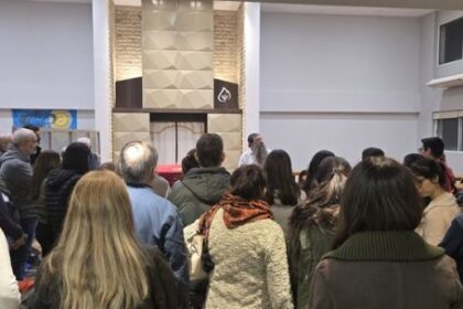 la-noche-de-los-templos:-miles-de-personas-recorrieron-el-circuito-religioso-de-la-ciudad