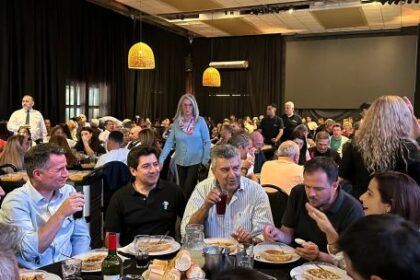 dia-del-trabajador:-juez-y-bornoroni-compartieron-locro-en-el-botanico