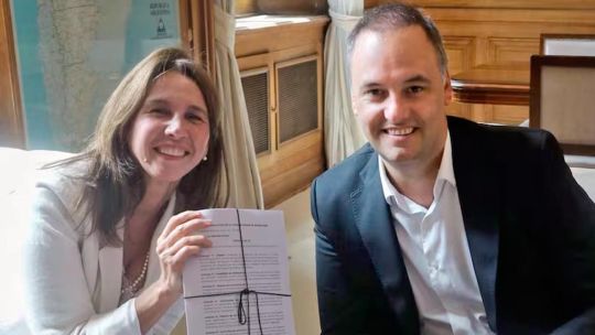 lla-quiere pasar-con la-motosierra-por-las-comunas y abre-un viejo-debate porteno