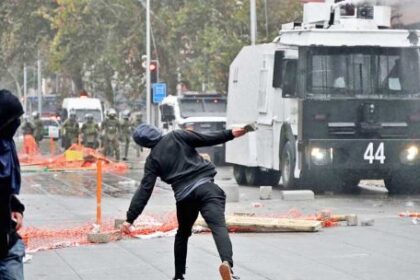 chile:-choques-con-la-policia-en-la-marcha-del-1o-de-mayo