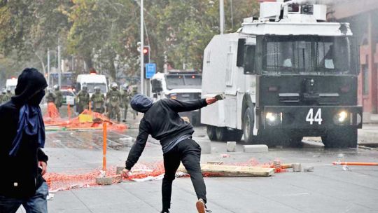 chile:-choques-con-la-policia-en-la-marcha-del-1o-de-mayo