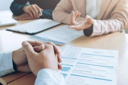entrevistas-de-trabajo:-las-mentiras-tienen-ahora-patas-muy-cortas