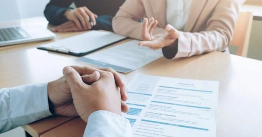 entrevistas-de-trabajo:-las-mentiras-tienen-ahora-patas-muy-cortas