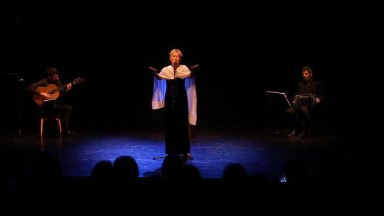 gardel-en-paris:-un-viaje-sensorial-que-derriba-mitos-y-une-dos-mundos