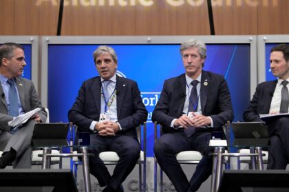 monitoreado-por-el-fmi,-el-gobierno-avanza-con-cautela-en-medidas-de-estabilizacion